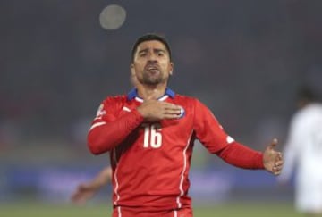 CA224. SANTIAGO DE CHILE (CHILE), 19/06/2015.- El centrocampista chileno David Pizarro Cortés durante el partido Chile-Bolivia, del Grupo A de la Copa América de Chile 2015, en el Estadio Nacional Julio Martínez Prádanos de Santiago de Chile, Chile, hoy 19 de junio de 2015. EFE/Mario Ruiz