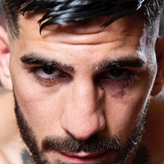 A Topuria, ni en pintura