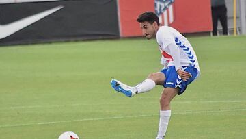 &Oacute;scar Valent&iacute;n, disputando un partido con el Rayo Majadahonda.