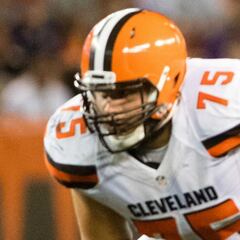 Bitonio pens three-year contract extension with Cleveland Browns