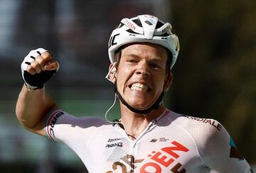 Alegría de Bob Jungels tras la victoria en la novena etapa del Tour de Francia 2022.