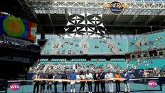 Naomi Osaka, Novak Djokovic,Serena Williams y Roger Federer durante un acto en el Hard Rock Stadium previo al Masters 1.000 de Miami de 2019.