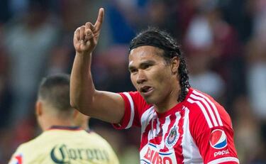 10 jugadores de Chivas y América que anotaron en su primer Clásico Nacional