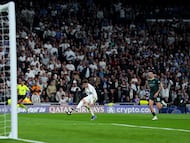 Thibaut Courtois played a ball to Fede Valverde from his own area and the Uruguayan buried the goal to give Real Madrid a 1-0 lead against Manchester City.
