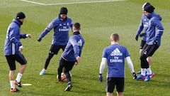 Cristiano, James and Danilo train away from the main group