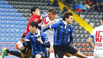 Unión remonta ante Huachipato y no cede en la punta