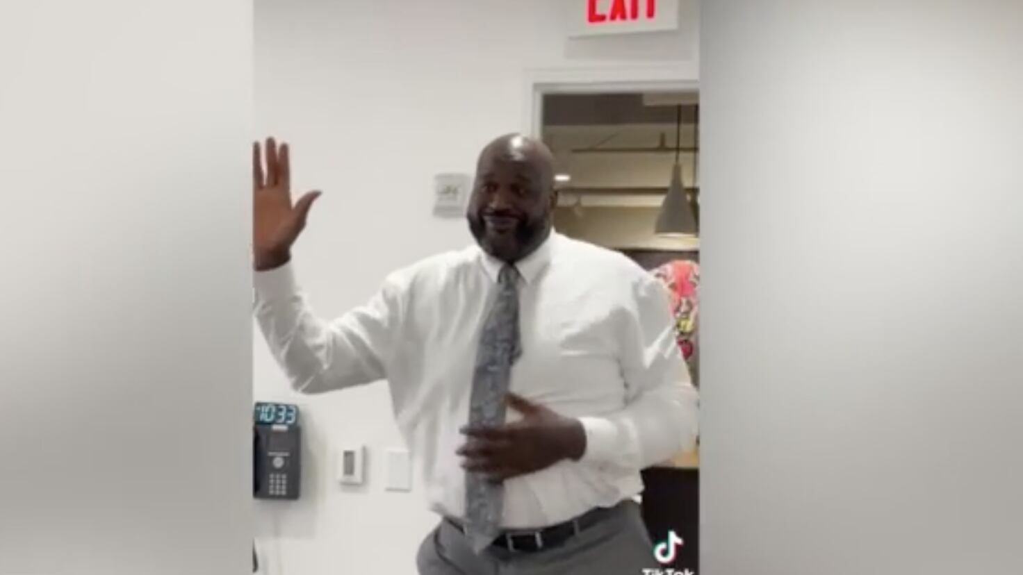 Shaq goes viral in dancing TikTok AS USA