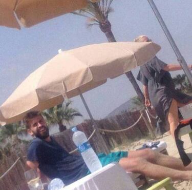 Sin Champions, Piqué y Shakira 'pillados' en Ibiza de vacaciones
