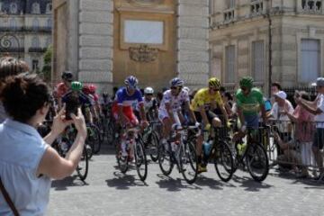 Peter Sagan, Chris Froome, Thibaut Pinot y Arthur Vichot en la salida de la 12ª etapa del Tour de Francia.
 