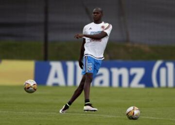 James llegó el lunes al mediodía al país. En la tarde tuvo su primera práctica con Colombia.