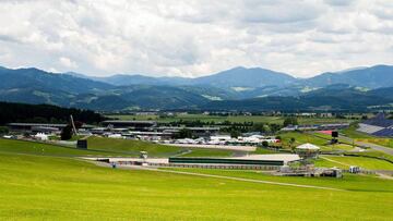 El Red Bull Ring está situado entre montañas.