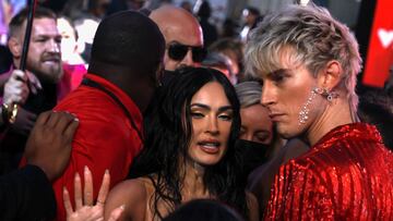 Machine Gun Kelly y la estrella de UFC se vieron involucrados en un altercado a los pocos minutos de pisar la alfombra roja de los MTV VMAs. Aqu&iacute; los detalles.