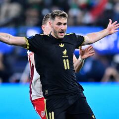 ¿Qué pasa con Santiago Giménez? Su sequía goleadora con la Selección Mexicana