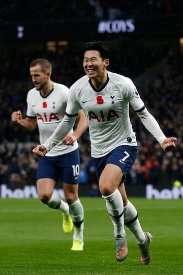 Son es uno de los hombres clave del milagro de Pochettino. Tras evitar el servicio militar al ganar a Japón en la final de los Juegos Asiáticos de Indonesia de 2018, la carrera del lateral coreano no ha dejado de sorprender. El arranque de la temporada 2019-20 fue difícil pero nadie se olvida en Londres de su contribución fundamental en conseguir la final de Champions. En los cuartos de final contra el Manchester City marcó tres goles decisivos para pasar a semifinales.