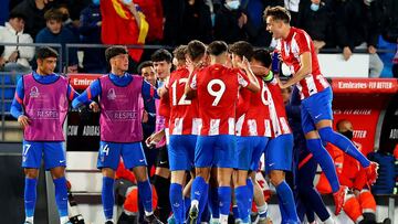 Los jugadores del Atlético celebran un gol al Real Madrid en la Youth League.