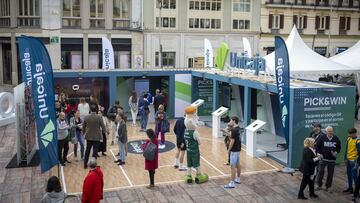 inauguraci¨®n de una Fan Zone con algunos jugadores del Unicaja.