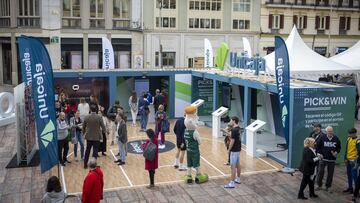 inauguración de una Fan Zone con algunos jugadores del Unicaja.