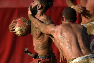 Las imágenes más salvajes del Calcio Storico Fiorentino