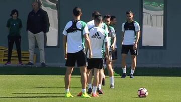 Víctor cuenta con la mayoría para el partido en el Bernabéu