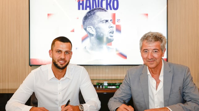 Hancko ya es atlético hasta 2030