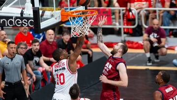 DAMIEN INGLIS FRANCE POWER FORWARD PLAYER OF VALENCIA BASKET DURING THE MATCH, NEMANJA RADOVIC MONTENEGO POWER FORWARD PLAYER FROM UCAM MURCIA CB,  UCAM Murcia CB vs VALENCIA Basket, acb,  Endesa league, second playoff game,  Sport's palace of Murcia Region of Murcia Spain, May 22, 2024