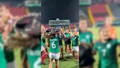 Al canto del Cielito Lindo, El Tri Femenil Sub-20 celebró su pase a Cuartos de Final