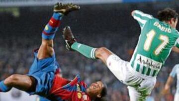 <b>EL PERSONAJE</b>. Ronaldinho anotó el empate que rescató a los azulgrana un punto en Valladolid, y ayer mató al Betis con un doblete.