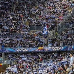 La afición del Málaga, solidaria con los jugadores del Reus