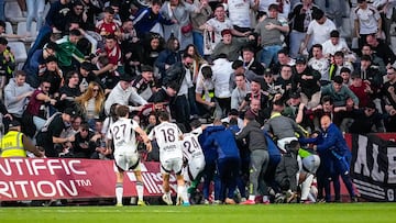 El Albacete celebra con la afición del Carlos Belmonte.