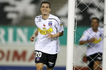 Carlos Salazar llegó para reemplazar a Giovanni Hernández pero nunca se afirmó en Colo Colo. Estuvo solo el primer semestre del 2008 y después partió a Deportivo Pereira de su país. Hoy juega en Unión Magdalena.
