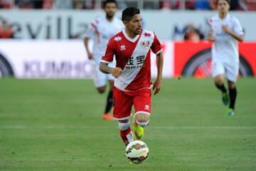 Javier Aquino dejó Cruz Azul en el 2013 para partir hacia Europa y jugar con Villarreal y Rayo en España, pero en el 2015 regresó para vestir los colores de Tigres.