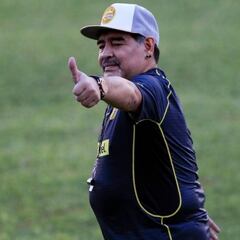 Maradona: "Hacerle tres goles a Chile es algo sorprendente"