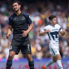 Chivas perdonó a Pumas: Alanís falló un penal en el cierre