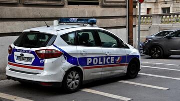 Un muerto y tres heridos graves al arrollar un coche una terraza en París