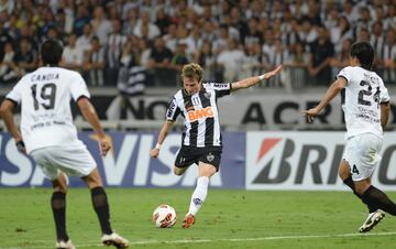 7. Bernard (del Atlético Mineiro al Shakhtar, 2013): 25 millones.