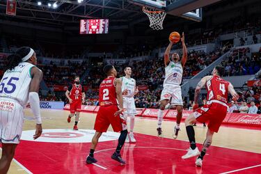 El Unicaja se pega un batacazo real en el Príncipe Felipe
