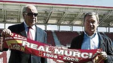 <b>RELACIÓN FELIZ. </b>Los lazos entre Jesús Samper y Javier Clemente son cada vez mayores. El último paso: la confección del equipo.