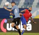 La jugada que sacó a Arturo Vidal del partido ante Uruguay