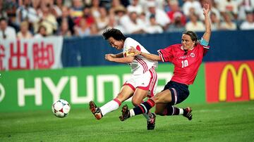 Sun es la máxima goleadora de la Selección Nacional de China, pues en total suma 106 goles. Además fue la máxima anotadora junto con Sissi en la Copa del Mundo de 1999, pues hizo 7 dianas.
La delantera asiática acumula 11 anotaciones en Mundiales.