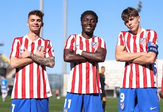 El Atlético apabulla al Dinamo y está en octavos