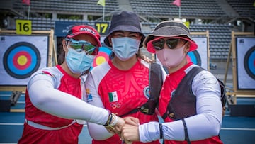 El equipo femenil de tiro con arco festeja tras clasificar a Tokio