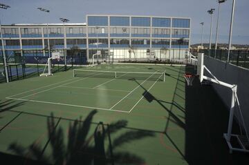 Una de las tres canchas multideporte.