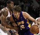 El acierto en los tiros y la vuelta de Roy cortan la racha triunfal de los Lakers