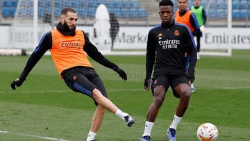 Benzema y Vinicius, durante el &uacute;ltimo entrenamiento del Madrid.