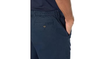 Pantalón chino jogger con bolsillos para hombre de Amazon Essentials