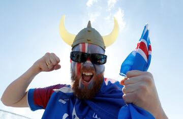 Aficionado islandés antes del partido contra Argentina.