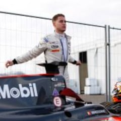 La F-1 cierra 2015 con McLaren en lo más alto del test Pirelli