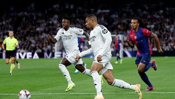 Mbappé junto a Vinicius durante el pasado Clásico ante el FC Barcelona.