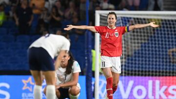 Brighton (United Kingdom), 15/07/2022.- Austria's Viki Schnaderbeck celebrates after the UEFA Women's EURO 2022 group A soccer match between Austria and Norway in Brighton, Britain, 15 July 2022. (Noruega, Reino Unido) EFE/EPA/Neil Hall