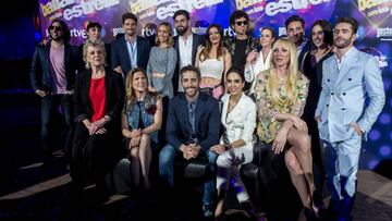 El presentador Roberto Leal con Manu S&aacute;nchez , Pablo Ib&aacute;&ntilde;ez , David Bustamante , Amelia Bono , Joaqu&iacute;n Cort&eacute;s , Topacio Fresh , Pelayo D&iacute;az , Rossy de Palma durante la presentaci&oacute;n del programa &quot;Bailando con las Estrellas&quot;
  Madrid
 09/05/2018